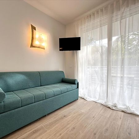 Residence Eva - Carraro Immobiliare Jesolo - Family Apartments カヴァッリーノ・トレポルティ エクステリア 写真