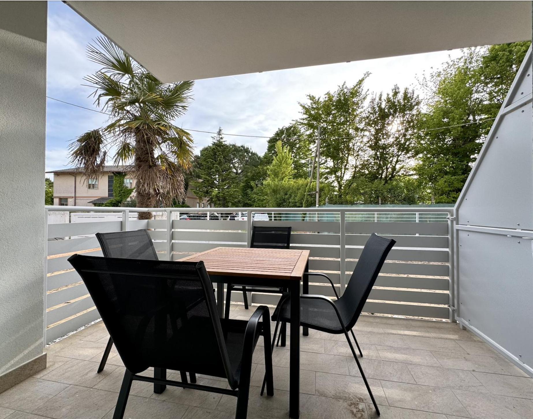 Residence Eva - Carraro Immobiliare Jesolo - Family Apartments カヴァッリーノ・トレポルティ エクステリア 写真